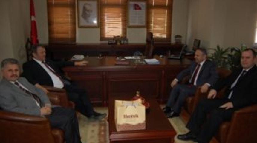 Kaymakam &Ouml;zcan&rsquo;a  ziyaret