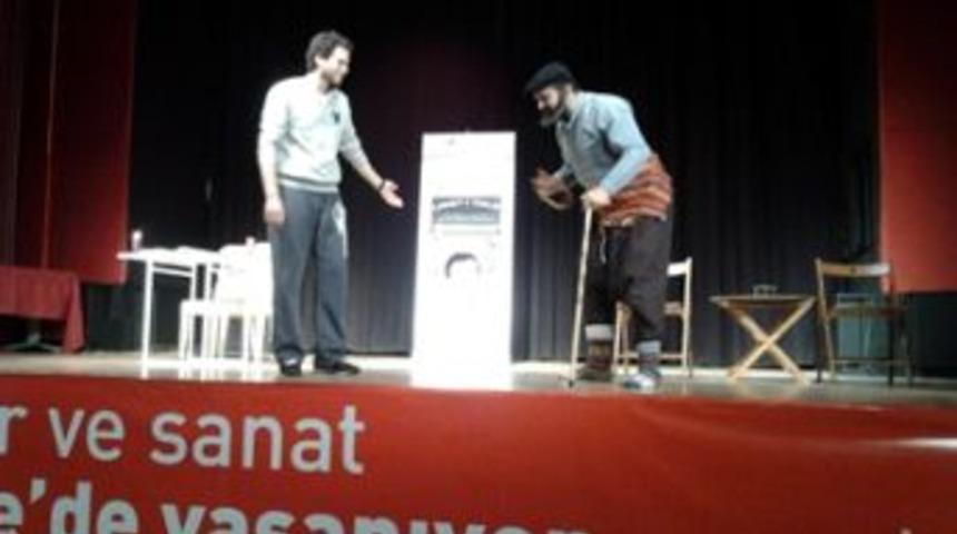 &Ouml;ğrencilere moral tiyatrosu