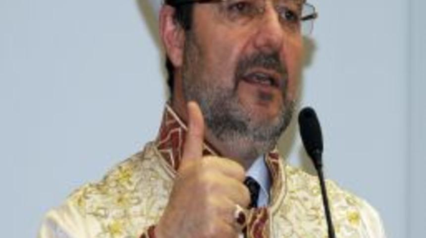 Arın&ccedil;: Besmele &ccedil;ekerek konuşmaya başlasaydım, ulusal medya bu a&ccedil;ılışı unuturdu