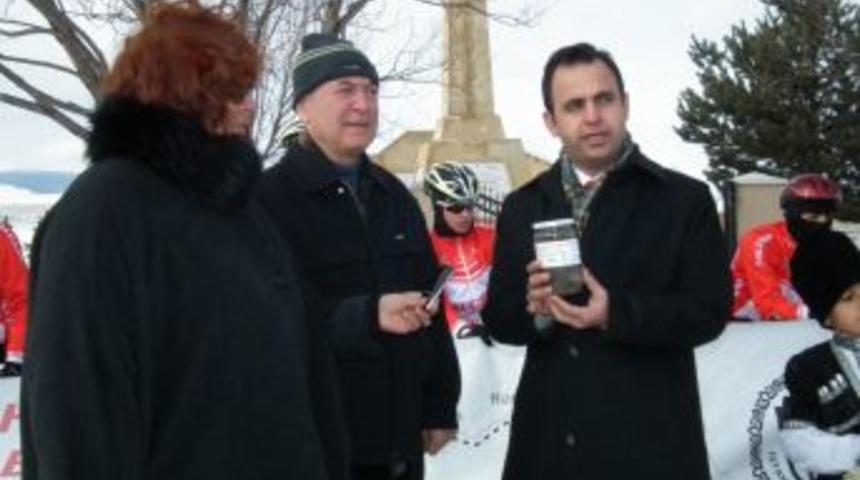 İstanbul&rsquo;dan yola &ccedil;ıkan bisiklet&ccedil;iler, Sarıkamış'a ulaştı