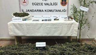 D&uuml;zce&rsquo;de uyuşturucu operasyonu: 2 g&ouml;zaltı