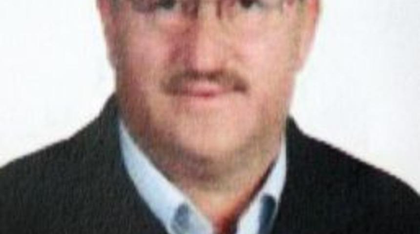 Yurt dışına ka&ccedil;mak isteyen cinayet zanlısını dizindeki yara ele verdi