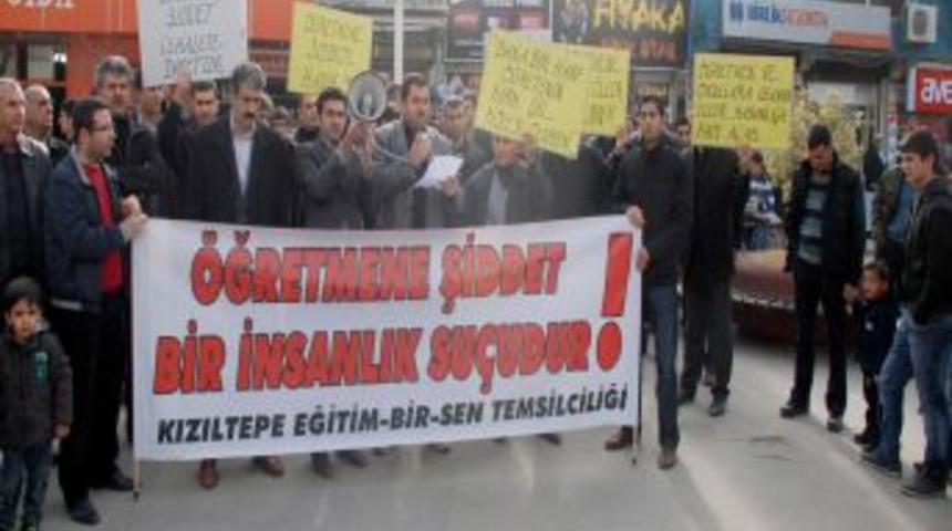 Eğitim Bir Sen, &ouml;ğretmene y&ouml;nelik şiddeti kınadı