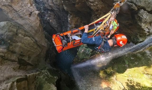AFAD&rsquo;ın metrelerce y&uuml;kseklikteki ileri seviye eğitimleri nefes kesti 4