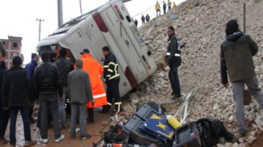 Keşanspor kafilesi kaza yaptı: 1 &ouml;l&uuml;, 21 yaralı