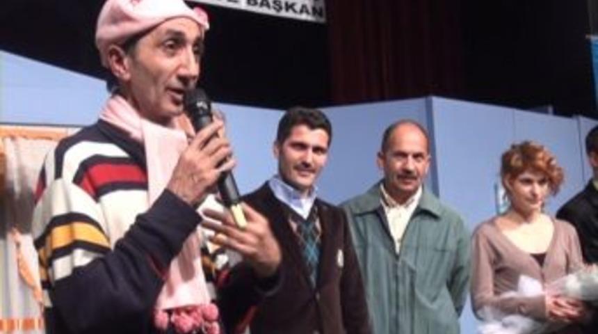 Teyo Emmi, 'Ele Avuca Sığmadı'