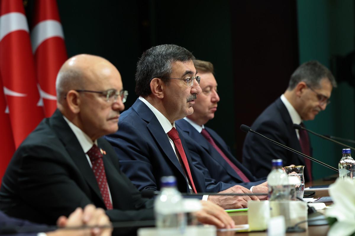Yıl sonu enflasyon beklentisi belli oldu, 2027 asgari &uuml;cret ve emekli zammı yeniden hesaplandı... 36 bini aşabilir 1
