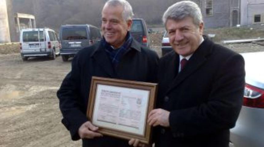 'Zengin olursam okul yaptıracağım' hayalini ger&ccedil;ekleştirdi