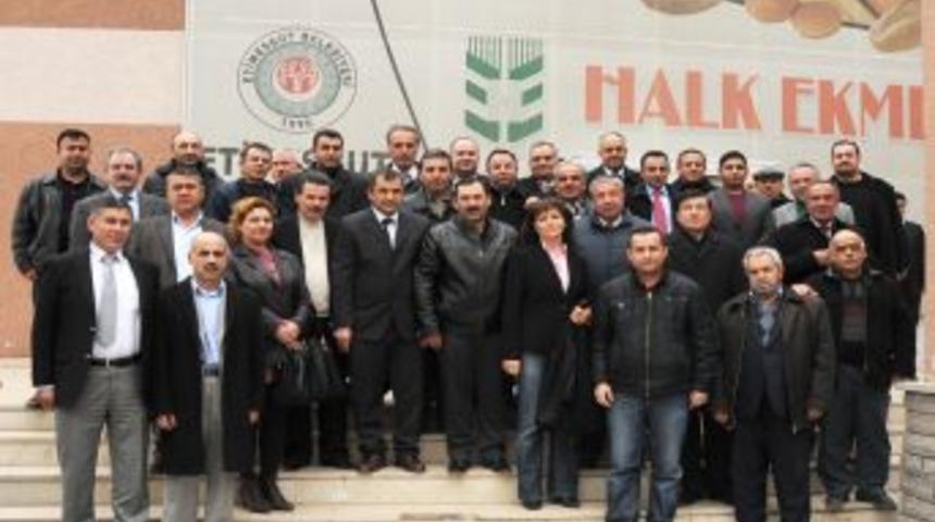 Başkan Demirel emlak&ccedil;ılarla bir araya geldi