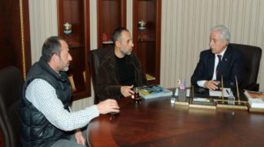 Adana, 007 James Bond'a plato oluyor