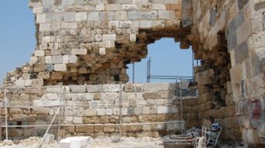 Yumurtalık Kara Kalesi turizme kazandırılıyor