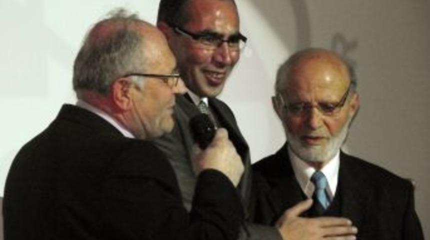 Bayburt&rsquo;ta &uuml;&ccedil;&uuml;nc&uuml;s&uuml; d&uuml;zenlene BEKDER Onur &Ouml;d&uuml;leri verildi