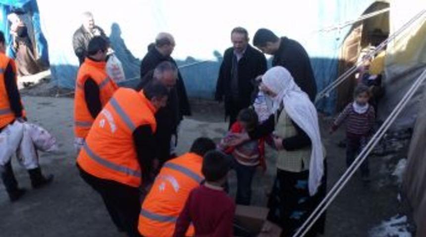 AN&Ccedil;ADER'den Van'daki depremzedelere destek ziyareti