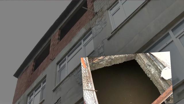 Apartmanların altından dere akıyor! Canlı yayında g&ouml;sterdi