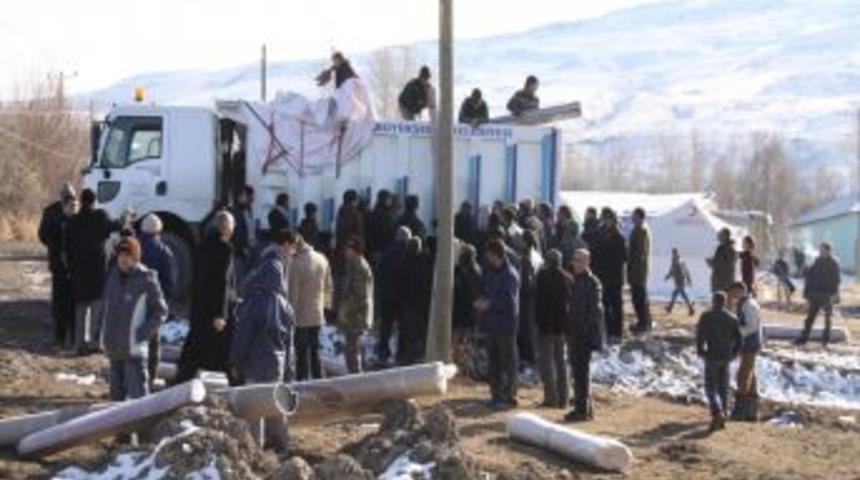 Gaziantep, Van&rsquo;ın yaralarını sarıyor