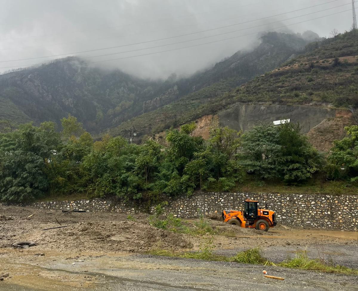 Sakarya da heyelan! İki mahalle birbirinden tamamen koptu 1