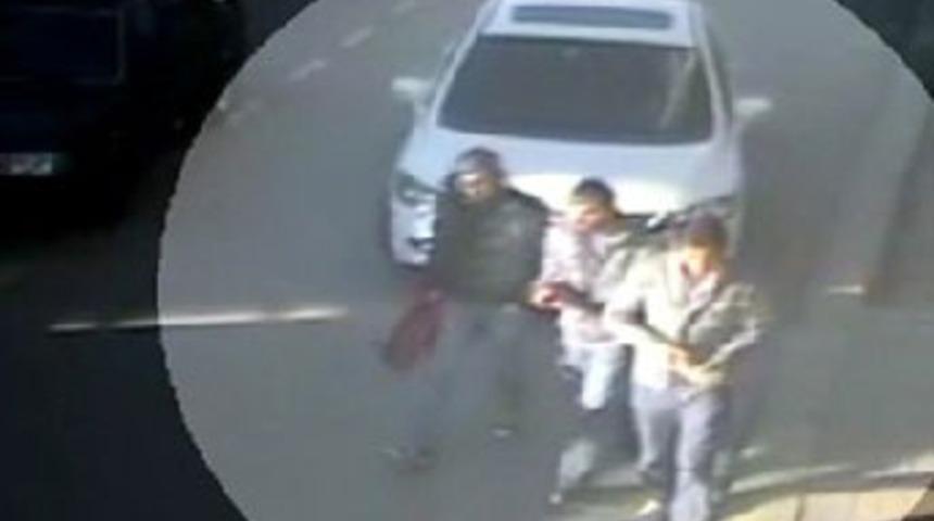 Tartıştığı gence aracıyla b&ouml;yle &ccedil;arptı