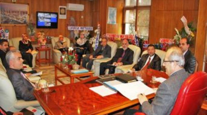 G&ouml;kce: Din hizmetlerini cami dışına &ccedil;ıkaracağız