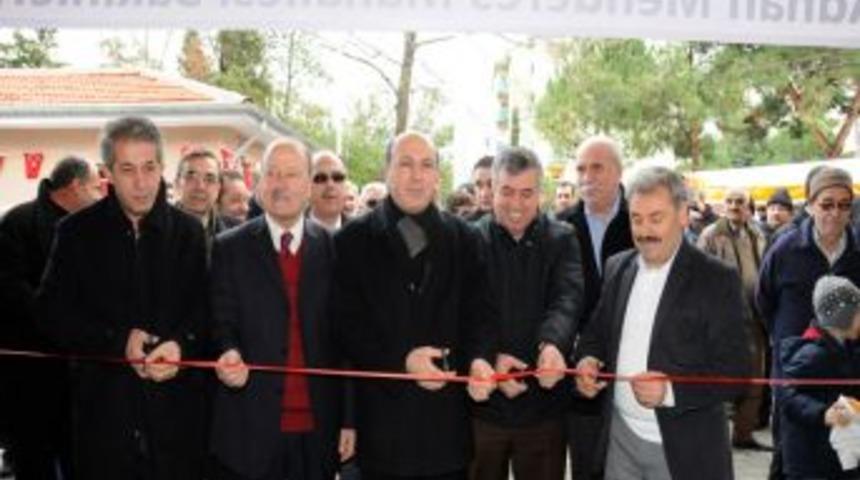 Adnan Menderes Mahallesi'nde kapalı pazaryeri a&ccedil;ıldı