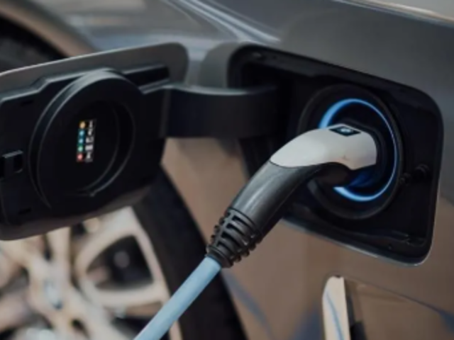 K&uuml;resel elektrikli ara&ccedil; satışları eyl&uuml;lde 2,15 milyon oldu