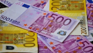 AB'den ağustosta 25 milyar avrodan fazla dış ticaret a&ccedil;ığı