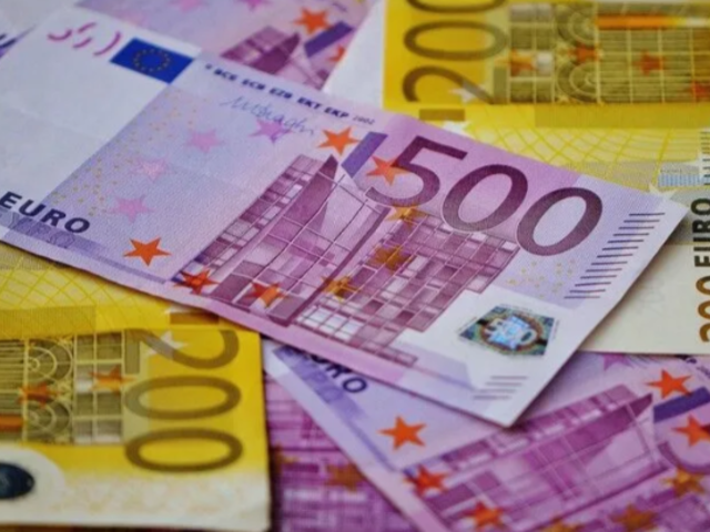 AB'den ağustosta 25 milyar avrodan fazla dış ticaret a&ccedil;ığı