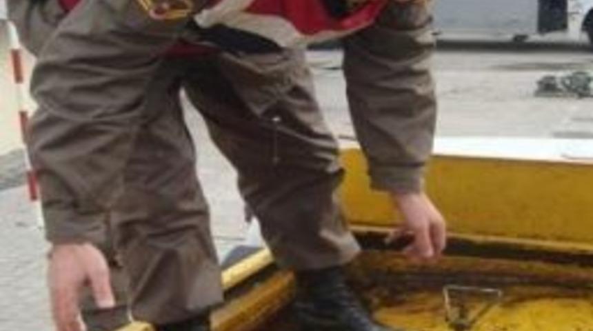 Jandarmadan ka&ccedil;ak akaryakıt operasyonu