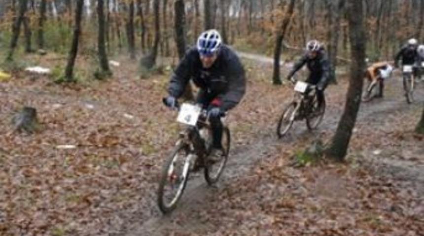 &Ccedil;amurlu yollarda pedal &ccedil;evirdiler