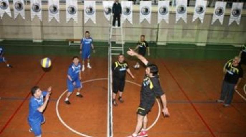 Kartal&rsquo;da voleybol heyecanı