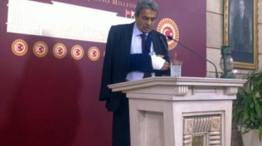 Kamer Gen&ccedil;, Cumhurbaşkanı&rsquo;nı &lsquo;ihanetle&rsquo; su&ccedil;ladı