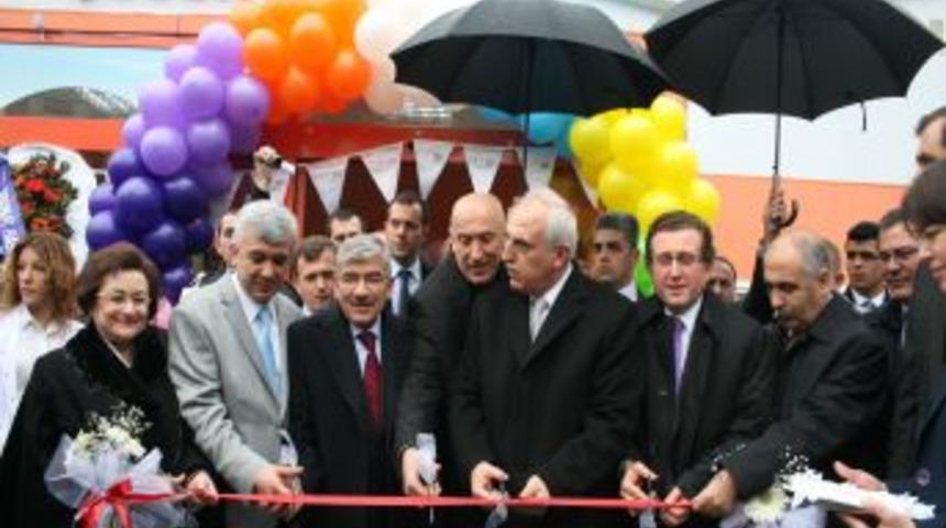 Vali Mutlu: G&ouml;ztepe Hastanesi'ni yıkacağız