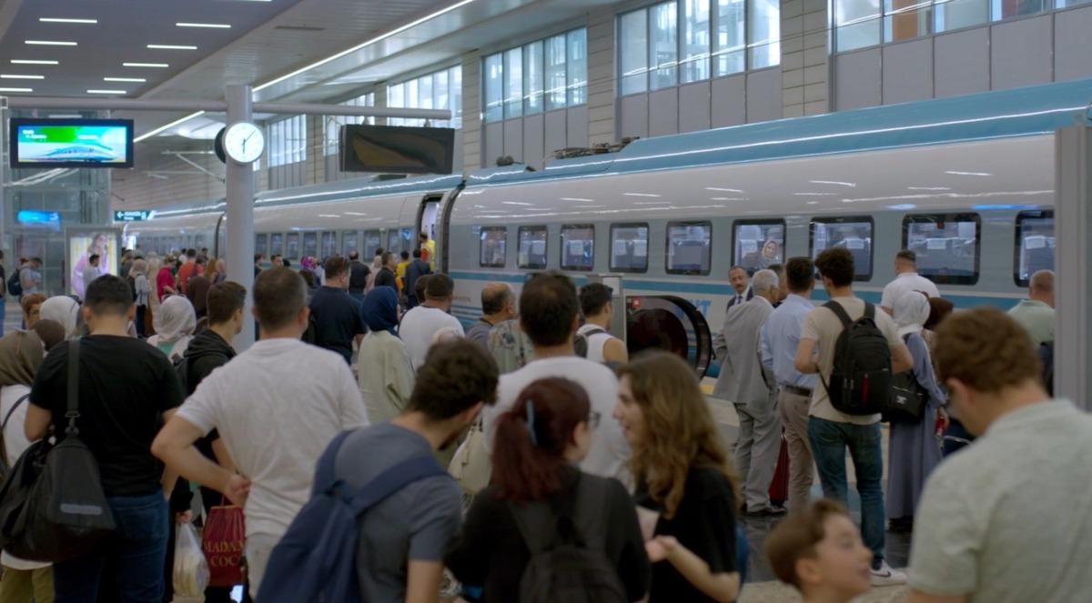 Bakan Uraloğlu duyurdu! &Uuml;cretsiz tren biletlerinde dijital d&ouml;nem 1