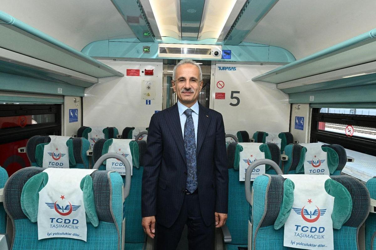 Bakan Uraloğlu duyurdu! &Uuml;cretsiz tren biletlerinde dijital d&ouml;nem 3