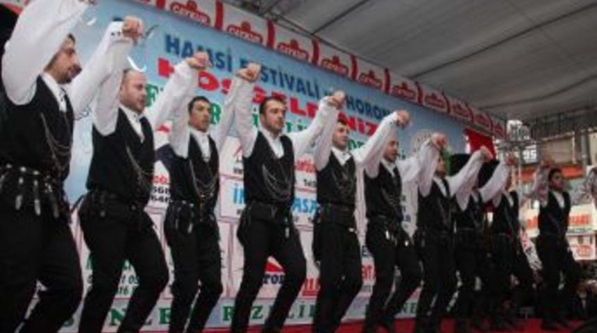 Esenler hamsi ve horon festivaliyle coştu