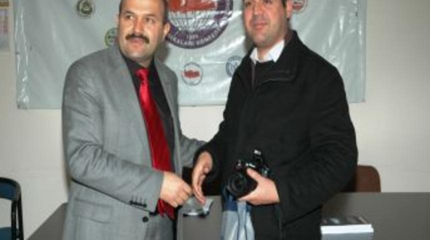 &quot;Gazeteciler bilgi teknolojisinin en önemli unsurlarıdır&quot;