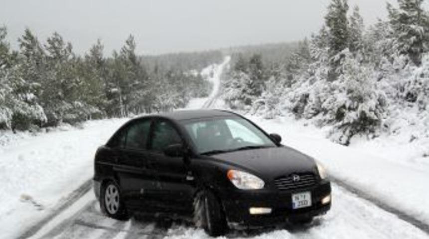 Muğla&rsquo;da kar yarım metreye ulaştı