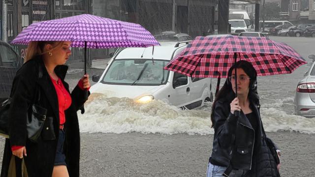 İstanbul hava durumu için AKOM ve Meteoroloji uyardı: 5 ilçeye dikkat!
