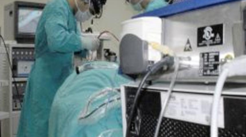 50 liraya ithal edilen ameliyat malzemesini 2 liraya &uuml;rettiler