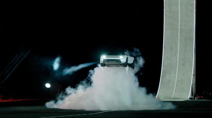 Tesla Roadster'ın u&ccedil;masını sağlayan teknoloji g&ouml;r&uuml;nt&uuml;lendi: İşte o iticiler!