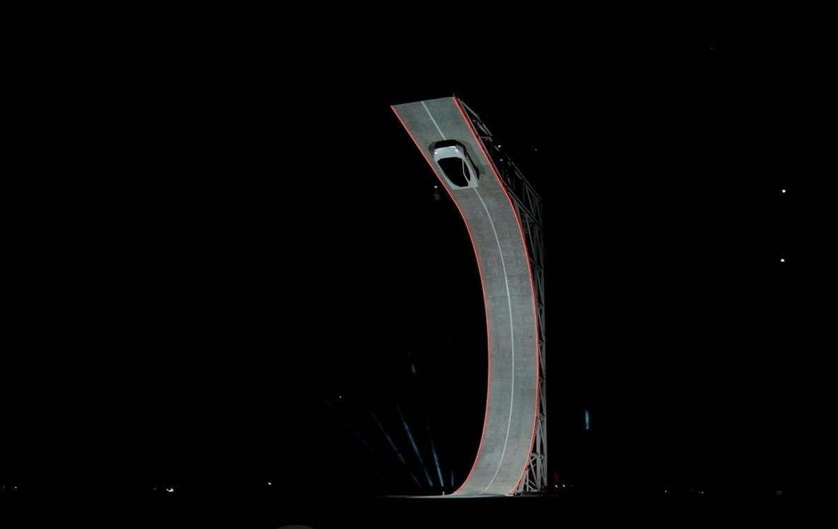 Tesla Roadster ın uçmasını sağlayan teknoloji görüntülendi: İşte o iticiler! 5