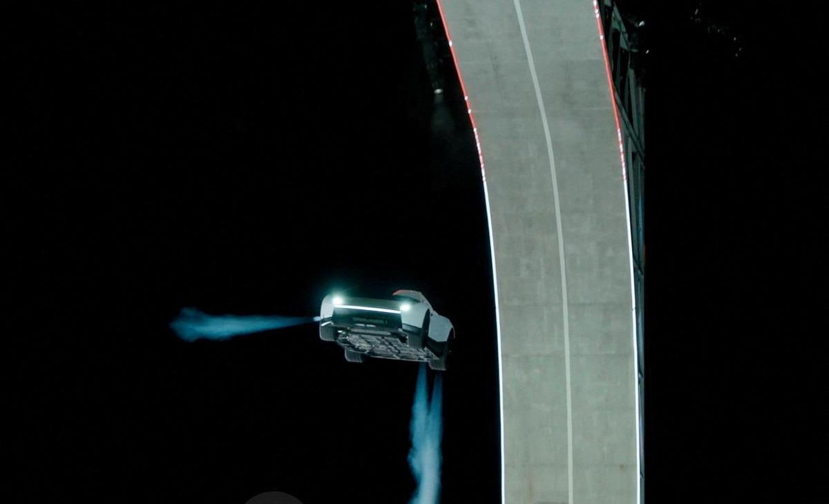 Tesla Roadster ın uçmasını sağlayan teknoloji görüntülendi: İşte o iticiler! 8