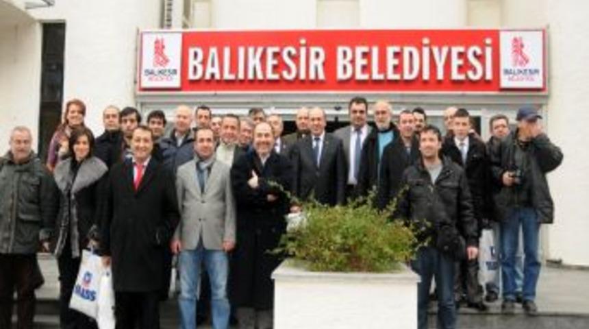 Balıkesir Belediye Başkanı Ok, gazetecilerle yemekte biraraya geldi
