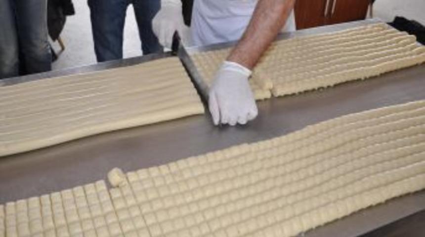 Gazetecilerin ağzı Arslanzade badem ezmesi ile tatlandı