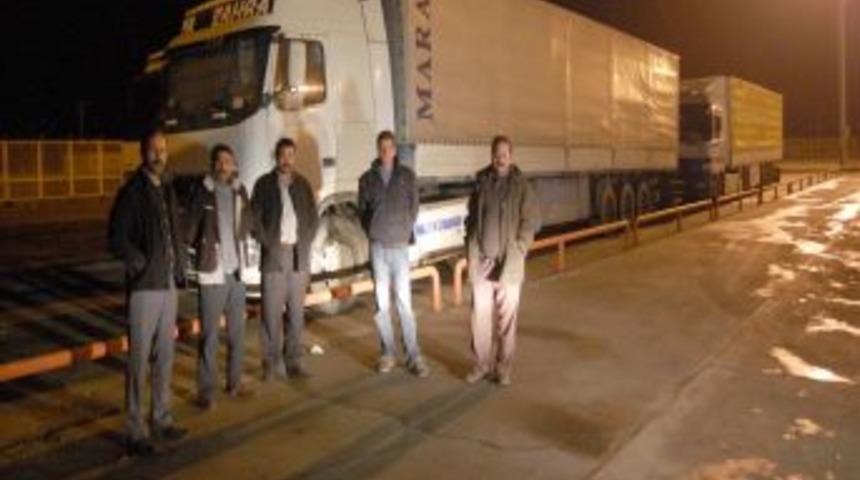 &Ouml;nc&uuml;pınar&rsquo;da durdurulan TIR&rsquo;ların şof&ouml;rleri: Askeri malzeme taşımıyoruz