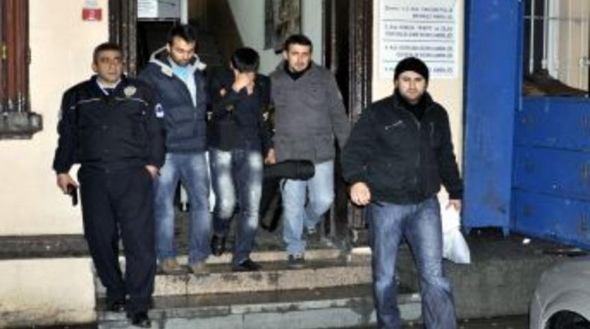 &lsquo;Bağlamalı&rsquo; hırsızlık zanlısı alb&uuml;m &ccedil;ıkarmak i&ccedil;in telefon &ccedil;aldı