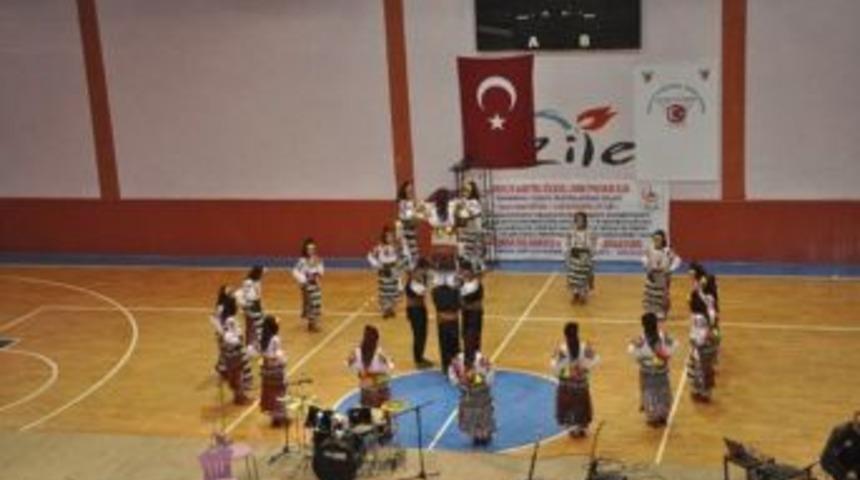 Zile'de okul sporları a&ccedil;ılışı
