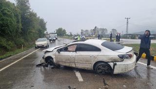 &Ccedil;aycuma yolunda korkutan kaza! Yaralı s&uuml;r&uuml;c&uuml; hastaneye kaldırıldı