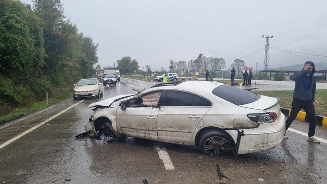 Çaycuma yolunda korkutan kaza! Yaralı sürücü hastaneye kaldırıldı