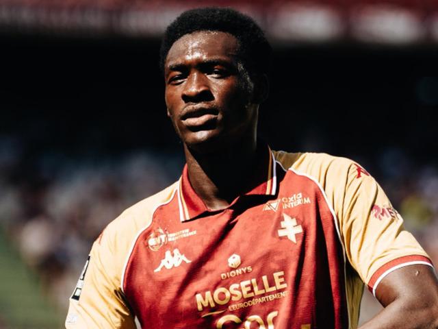 Galatasaray'a 2 metrelik dev golc&uuml; geliyor!