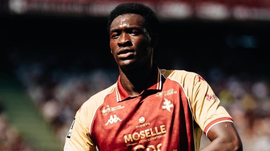 Galatasaray'a 2 metrelik dev golc&uuml; geliyor! Pape Moussa Fall sesleri